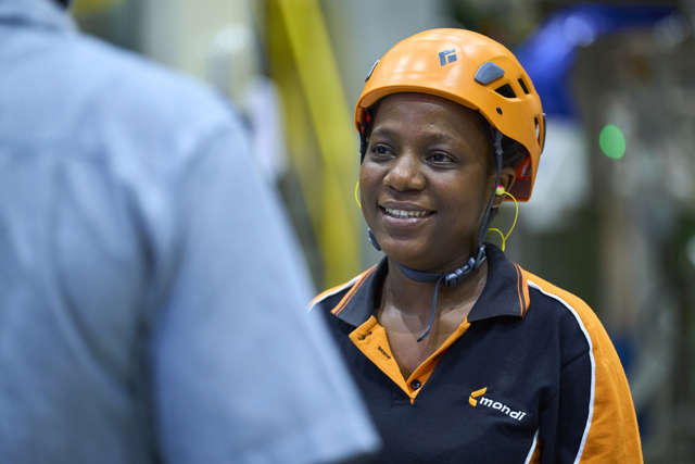 Mondi woman production worker