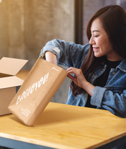 eCommerce packaging solutions for fashion