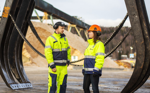 A female and male colleague on the production area