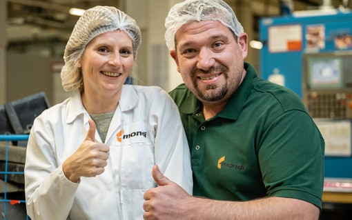 Kolleg:innen bei der Arbeit