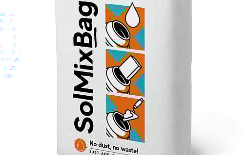 The bag is produced in-house thanks to the company’s uniquely integrated value chain: SolmixBag is created from Mondi’s water-soluble sack kraft paper and uses 20% less paper than the industry standard 2-ply paper bags. The solution is able to run on existing filling machines, and it is available in standard sizes, offering customers a smooth transition from their existing solutions. SolmixBag provides the same strength and shelf-life as its predecessors, with good printing results for a quality, stand-out appearance on shelf.