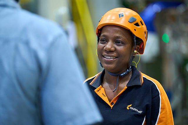 Mondi woman production worker