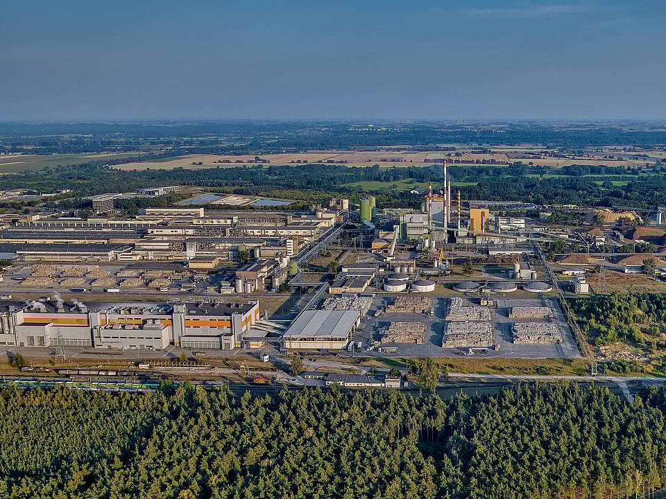 Mondi Świecie containerboard paper mill from above