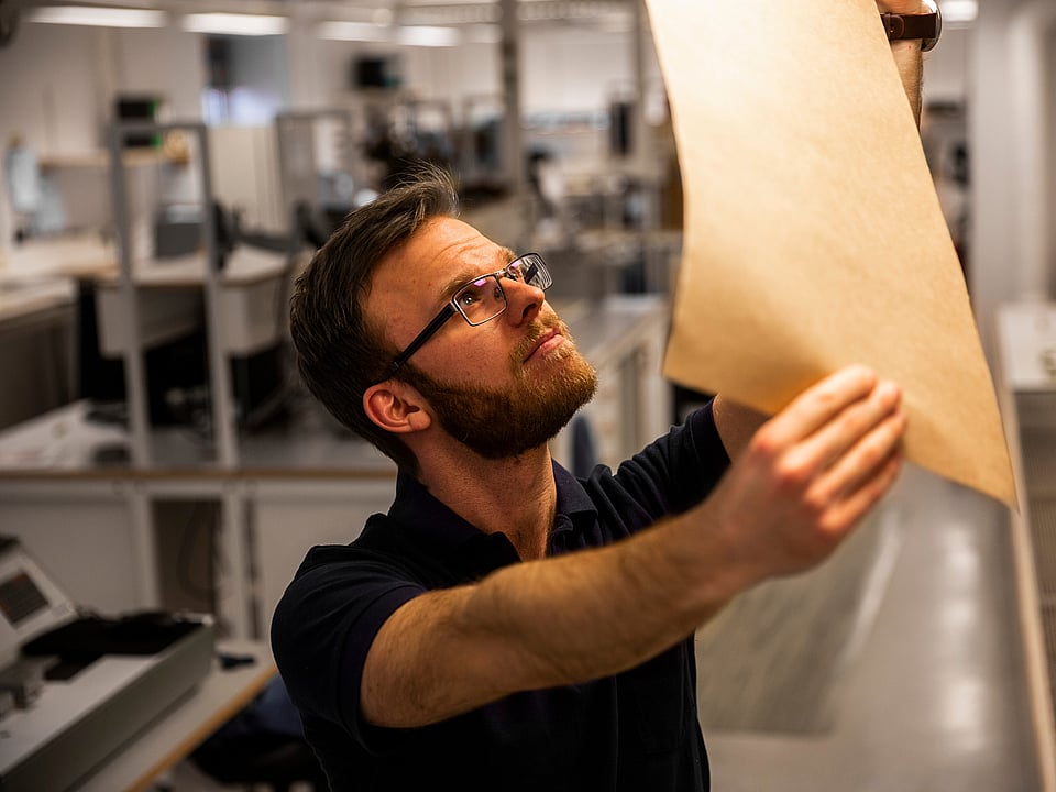 Mondi Dynäs production worker