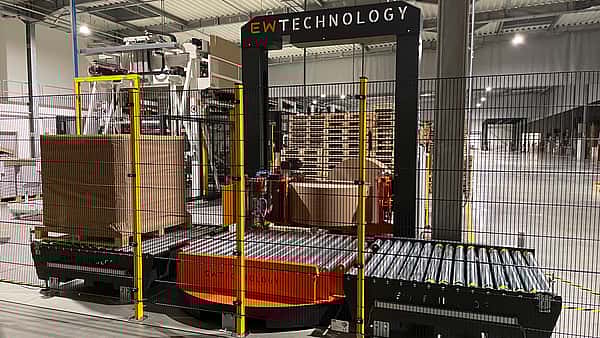 Sustainable and efficient paper wrap for industrial pallet wrapping