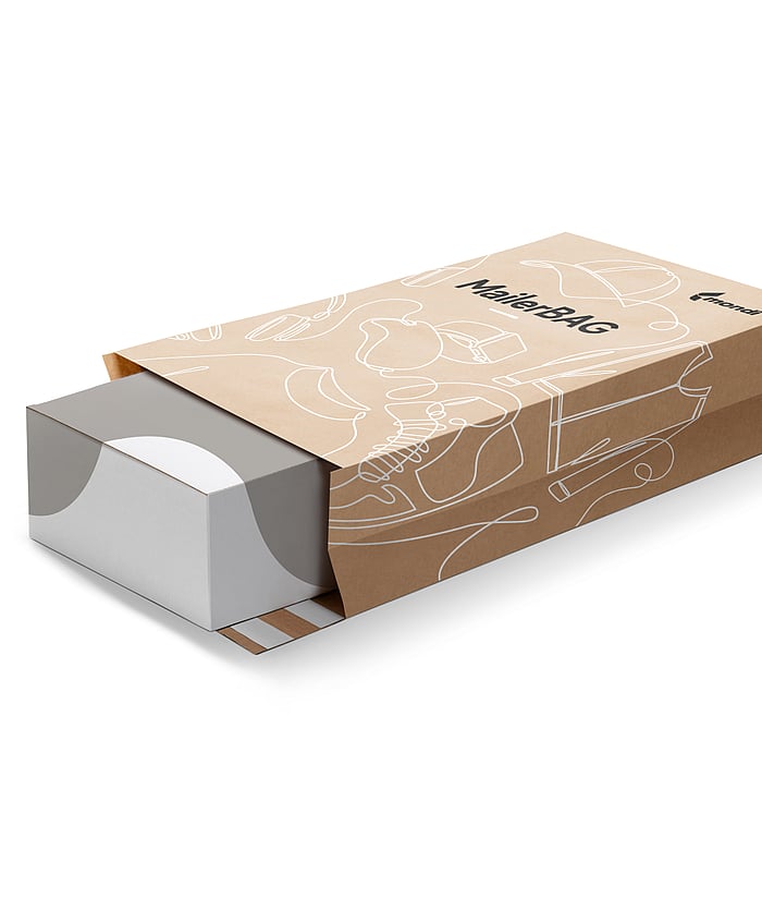 A product shot of a Mondi re/cycle MailerBAG.