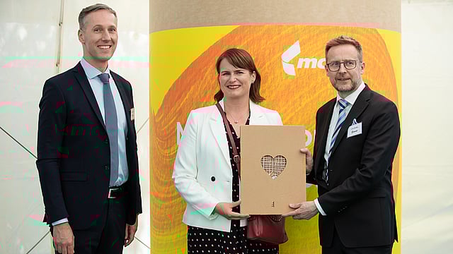 Markus Gärtner, CEO Mondi Corrugated Packaging, Soile Lahti, Mayor of Kuopio, Juha Koukka, Managing Director Mondi Kuopio.