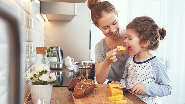 Sustainable cheese packaging, mono-material for fresh food packaging for consumer